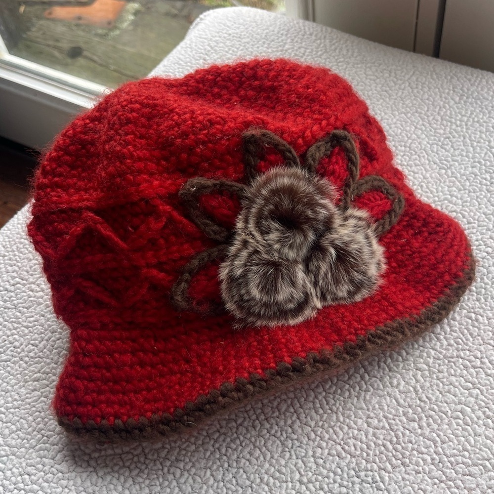 Vintage style knit red hat